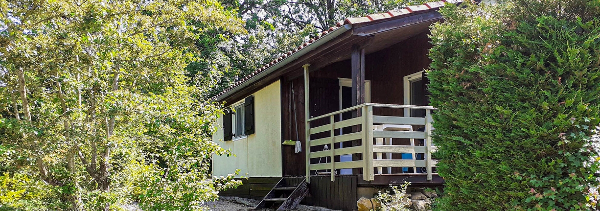 Cottage en bois Relax en location au Domaine Papillon, camping dans le Lot