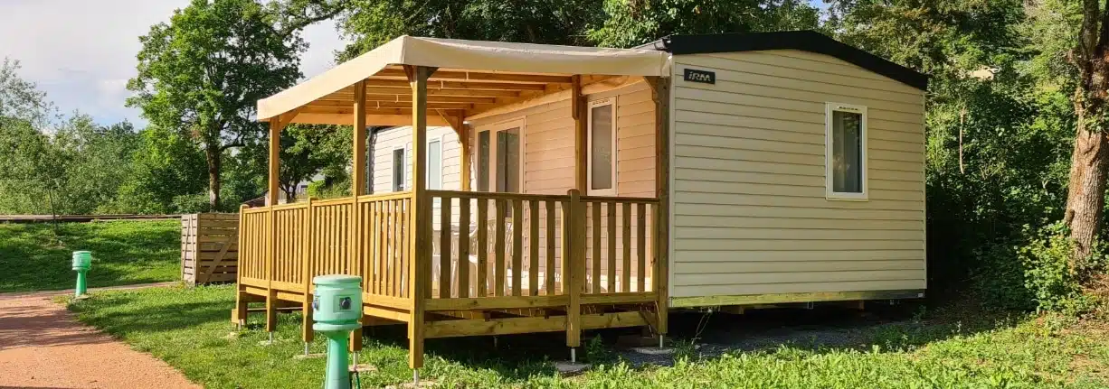 Mobil-homes dans le Lot en location au Domaine Papillon près de Figeac