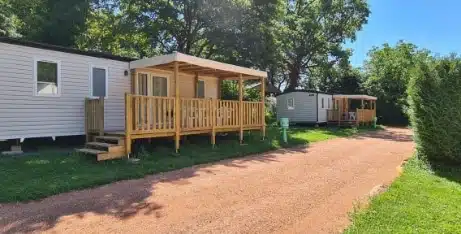 Mobil-homes en location au Domaine Papillon, camping dans le Lot