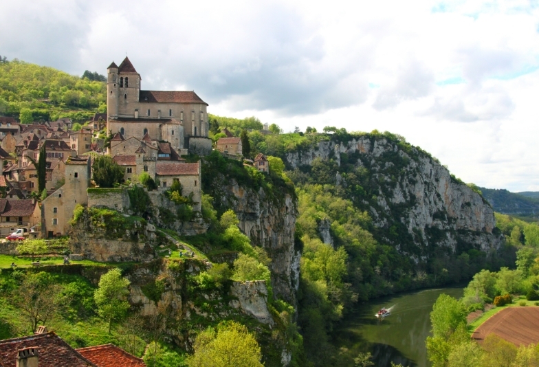 Lotvallei vanaf 19 km van Domaine Papillon, camping in de Lot