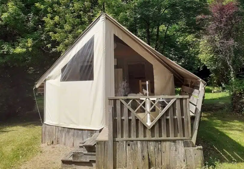 Lodge Junior – l’esprit glamping, au Domaine Papillon, camping dans le Lot